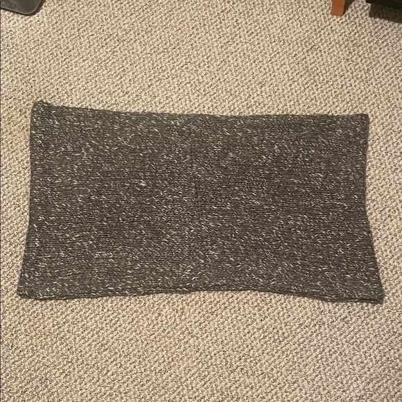 Abercrombie & Fitch Charcoal Knit Wrap - Picture 3 of 5